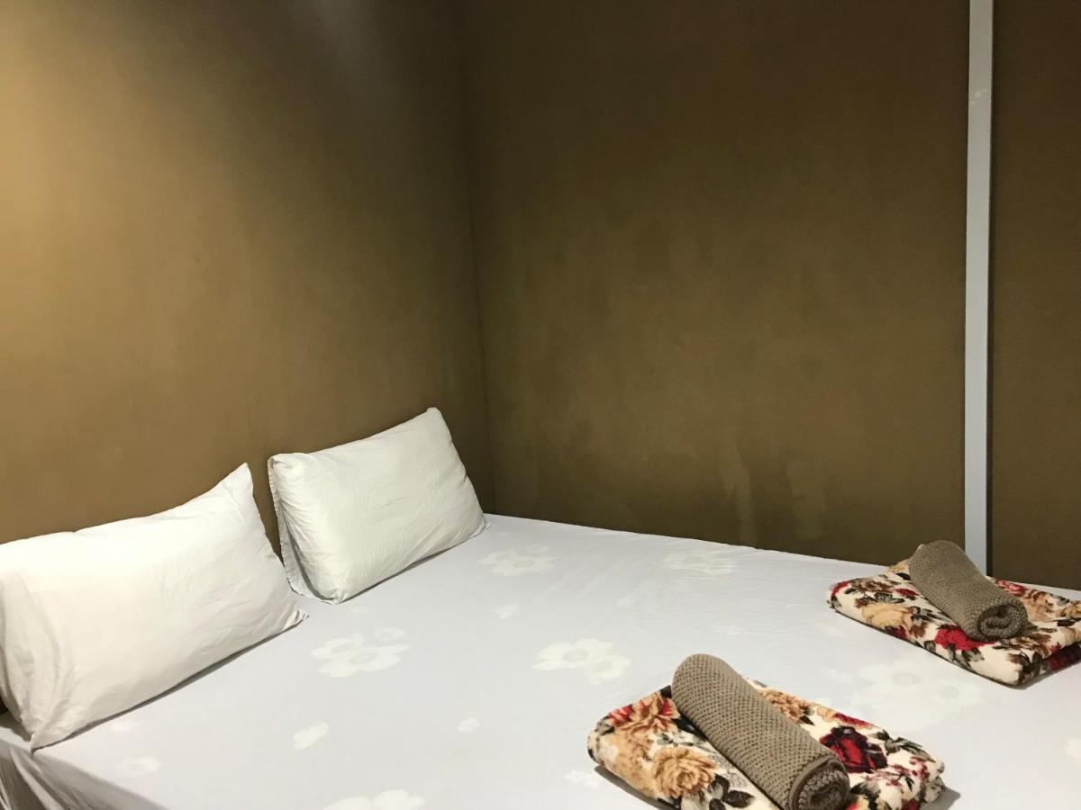 Nusantara Mattwaddien Hostel Кота-Кінабалу Екстер'єр фото